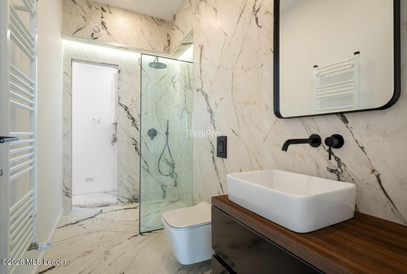 Iancu Nicolae - Vila high-end pe malul lacului, Gradina cu Ponton - 13