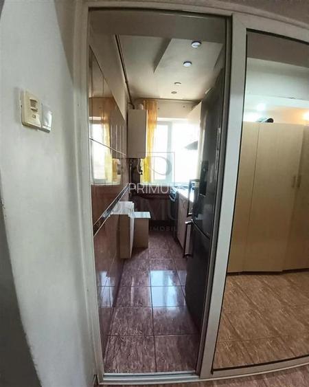 DACIA - 4 cam - clima - centrala proprie - boxa in CF - ETAJ 2 - 5