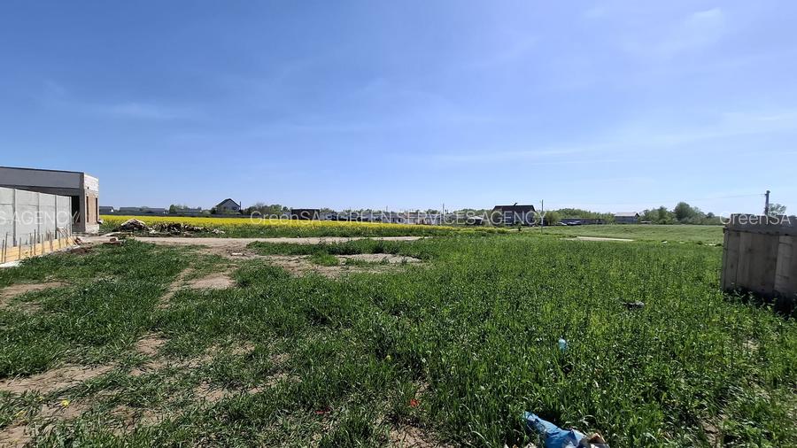 Ciutaci - Salciei, 800 mp, deschidere 40 m, drum 11 m, langa vile in constructie - 30