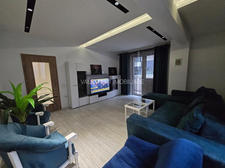 Aparatorii Patriei-3 cam,decomandat,et. 1,supr. 90 mp. loc parcare,an 2017 - 17