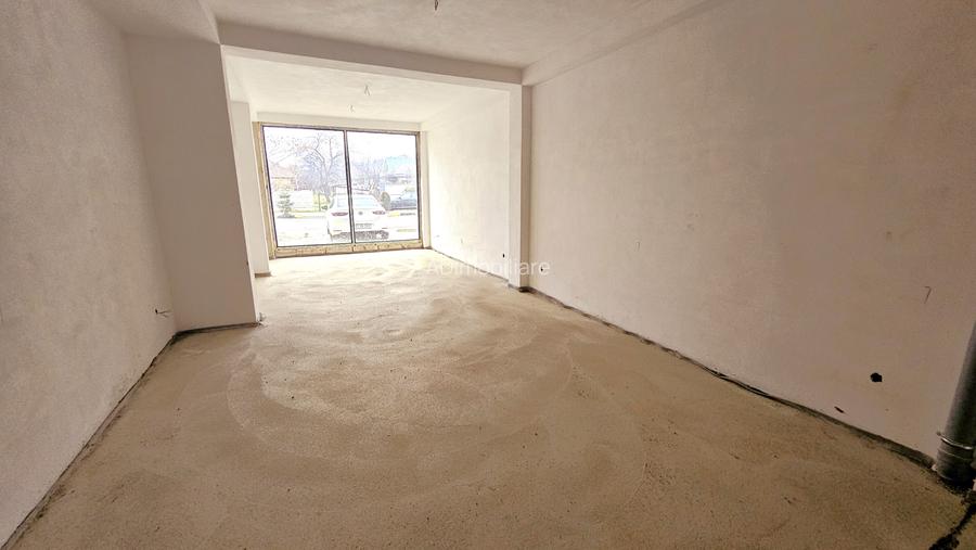 Spatiu comercial stradal - Novaci - centru - 3