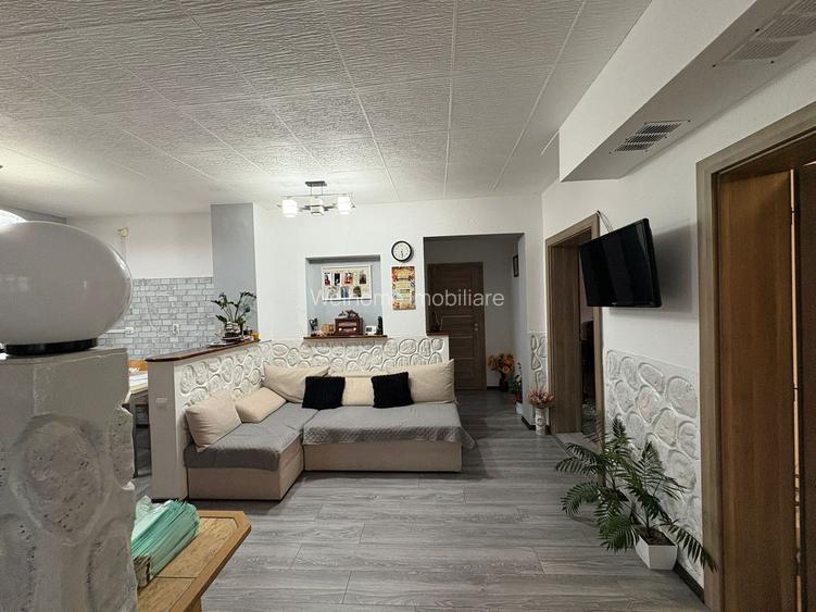 Casa tip duplex - 4 camere, balcon si curte proprie - Zona Lazaret - 3