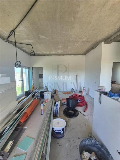 Duplex despartit prin baie - aproape de centura - toate utilitatile - 7