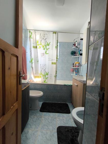 Apartament 3 camere de vânzare – 80 mp, 2 balcoane, 2 băi – Bulevard Poitiers