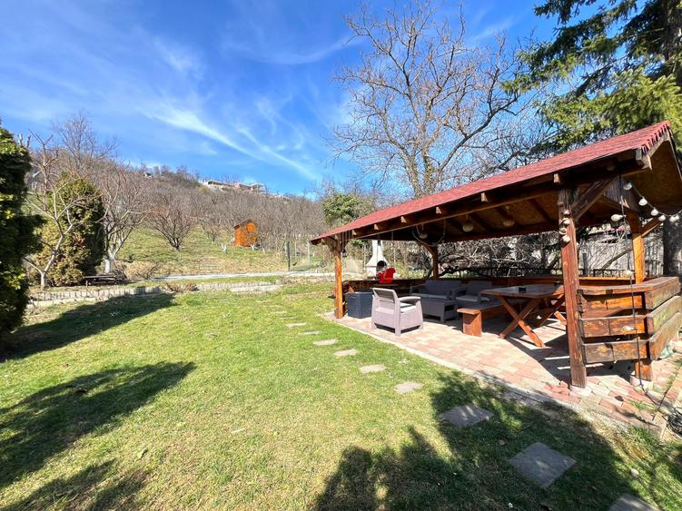 Vila de LUX, 4 camere , 140 mp, curte, garaj, terasa , Grigorescu