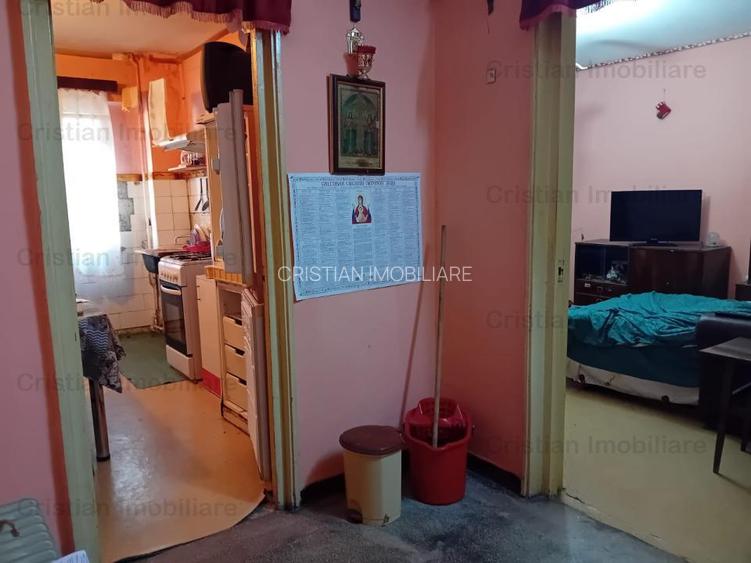 LIBER! 2 cam 50mp Confort 1 Decomandat, etaj 2 din4 , Viziru 3 - 4