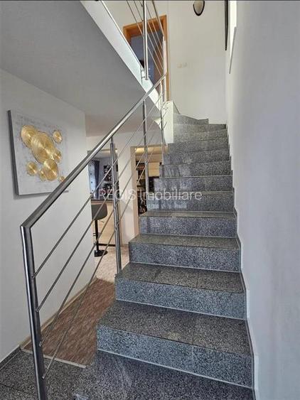 Casa 5 camere de inchiriat in Florilor - 13