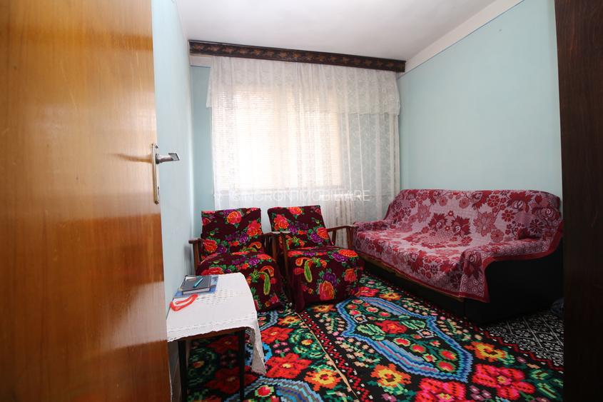 Parcul IOR - Baba Novac, str. Gruiul Argeșului, 3 camere decomandat - 5
