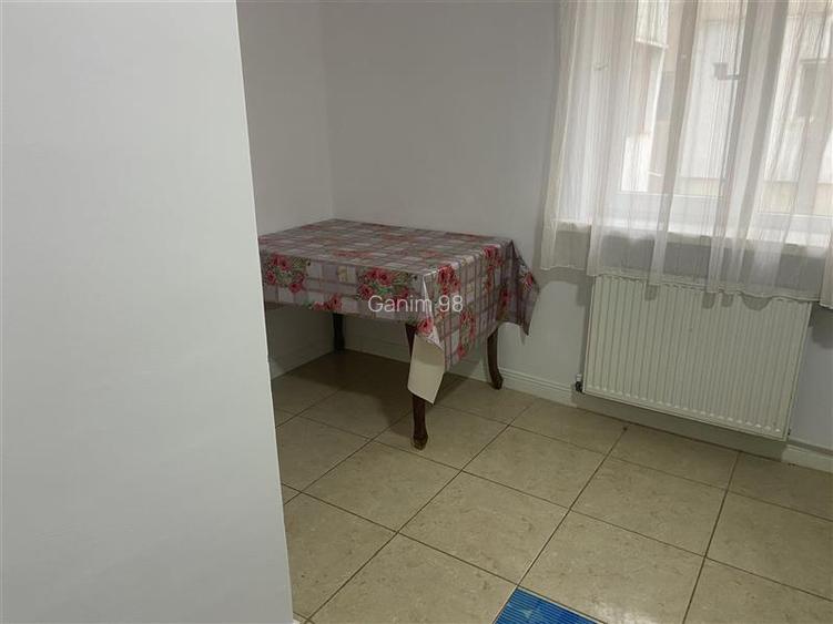 Apartament 2 camere , et 1 4 , ultracentral -Piata Moldovei , renovat , mobilat - 8