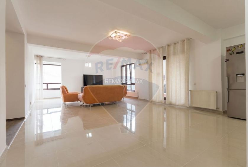 Apartament spațios cu 4 camere și terasă, zona Bucium - 2