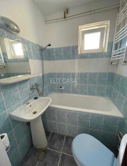 Apartament cu 2 camere, etajul 2/4, zona Podu Ros - 5