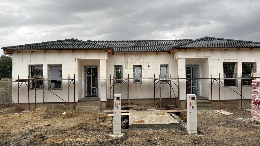 Duplex pe parter  - despartit prin camera tehnica - posibilitate alegere finisaj - 3