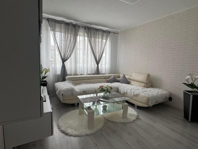 Apartament cu 3 camere, 60 mp utili, complet mobilat și utilat – Judetean
