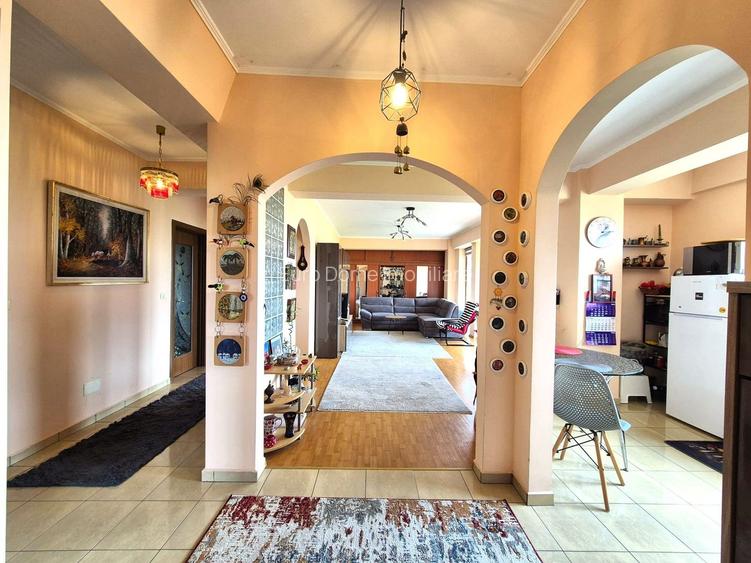 Tractoru, zonă liniștită de case, apartament spațios 3 camere cu garaj - 6