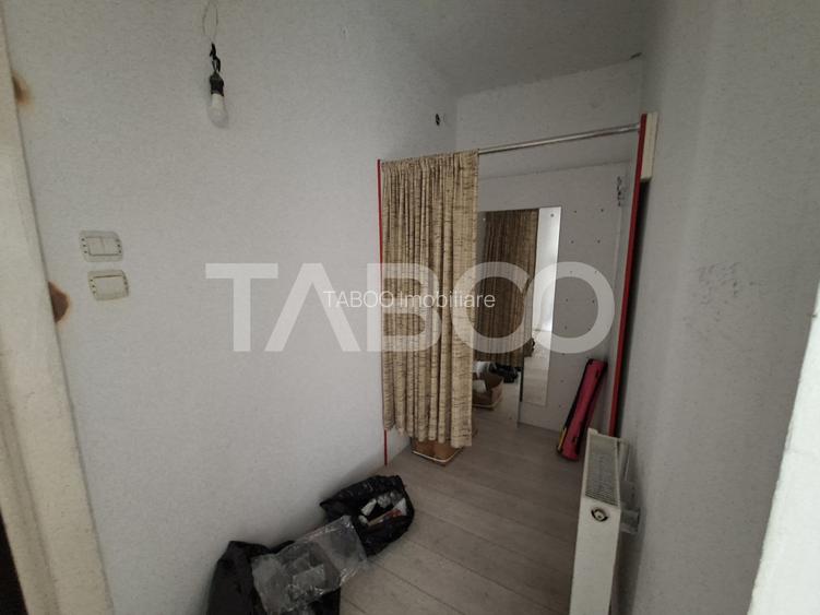 Spatiu comercial de inchiriat la parter zona buna Vasile Aaron - 3