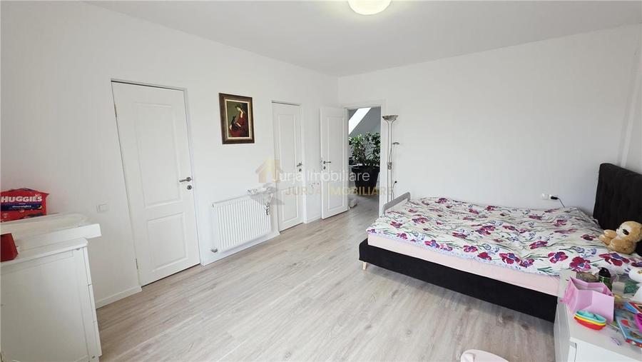 CASA 5 CAMERE 196 MP TEREN 225 MP DAMBUL ROTUND - 25