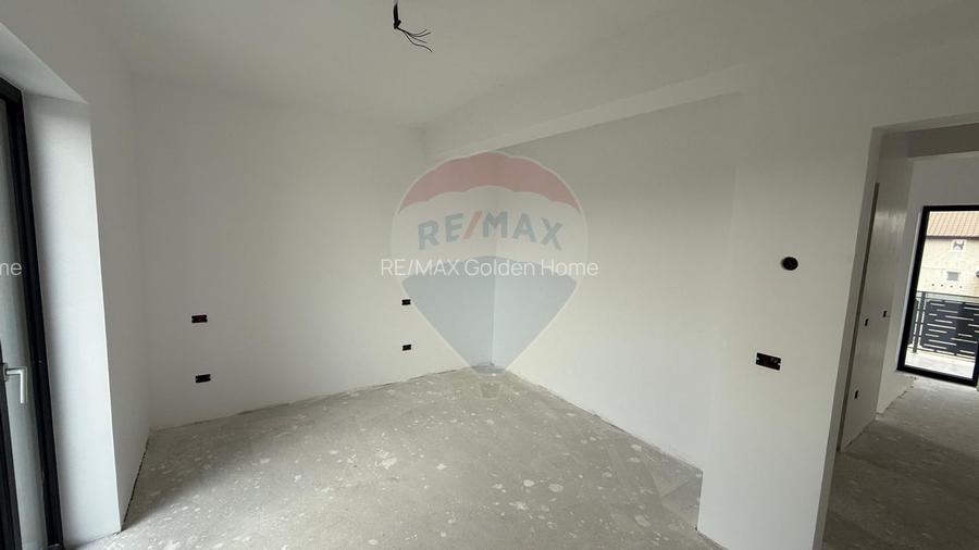 Casă / Vilă cu 4 camere Strada Vrancei - 9