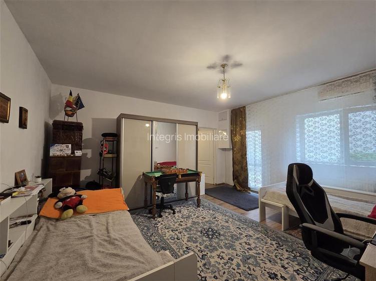 Integris Casa cu 5 camere,curte individuala,Str Gradinarilor,Oradea - 4