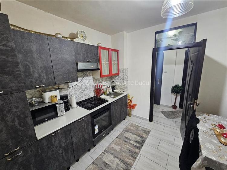 Resita, 3 Cam. Cf. 1, Et. 1, Bulevard, Micro 4 - 29