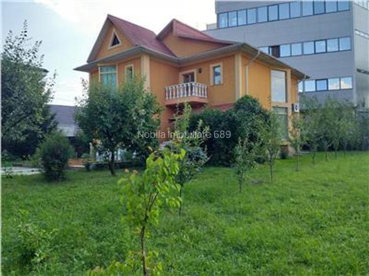 CASA DE FAMILIE in zona rezidentiala ultracentrala Onesti DE VANZARE - 2