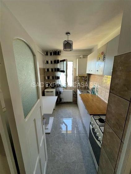 Apartament 2 camere de vanzare - Bld. Primaverii, zona Podu Ros 99.000 euro (neg - 8