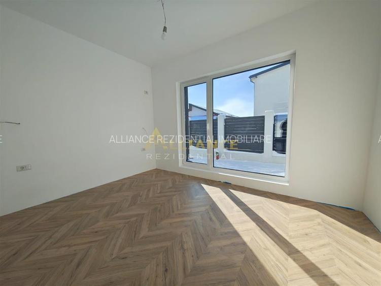 Casa individuala parter - 3 camere - 2 bai - 300 mp teren - 10