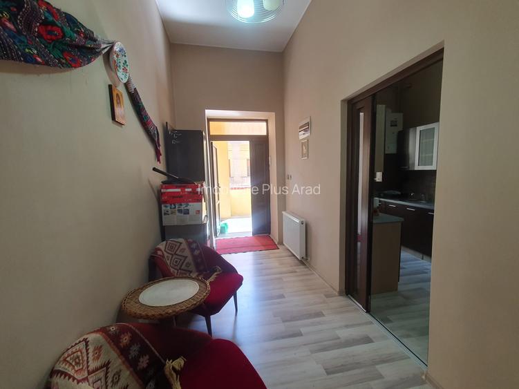 Vand apartament la casa ultracentral 3 camere etaj 1 - 11