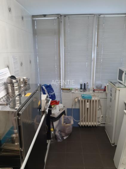 1Mai-Bulevardul Maresal Averescu-stradal-Vad comercial. - 14