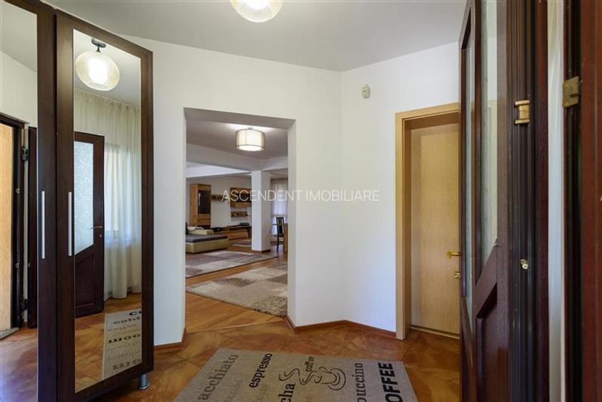 Vila impozanta,pretabila si pe segmentul comercial/ servicii,Tractorul,Brasov: F - 28