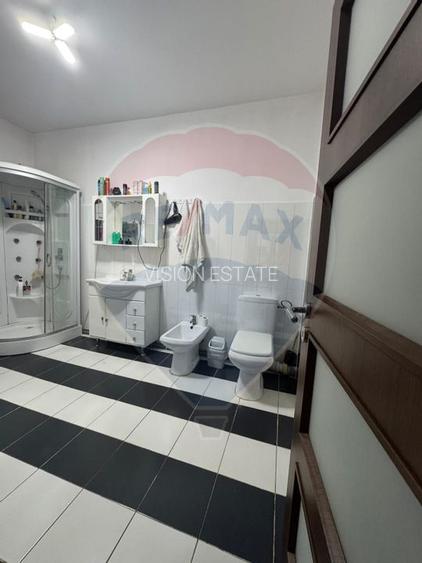 Casa / Vila cu 6 camere de vanzare - 14