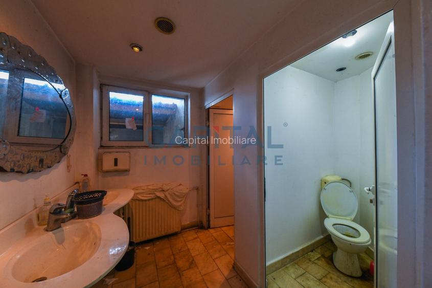 De vanzare Hotel, nefunctional, 70 camere + teren 3590 mp. - 12