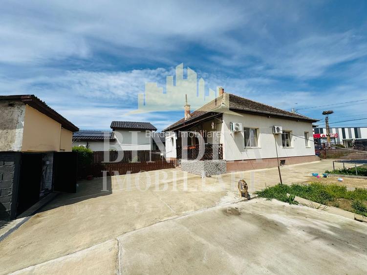 Casa pe principala in Giarmata  737mp teren - 3