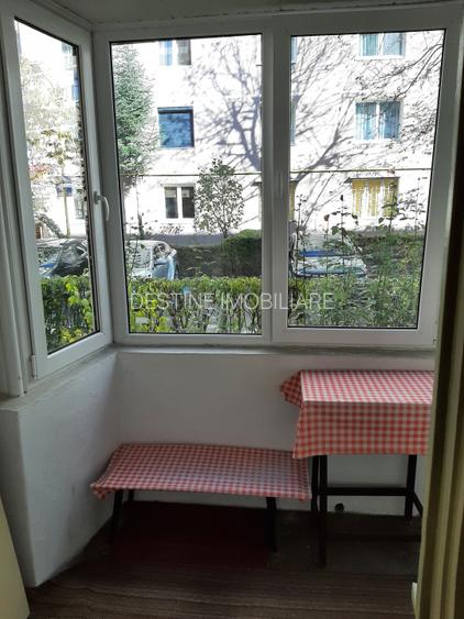 Apartament cu 2 camere decomandat , situat in cartierul Astra, Calea Bucuresti - 7