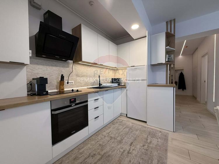 Apartament de vanzare 2 camere BEL AIR Mamaia Nord prima linie mare - 2