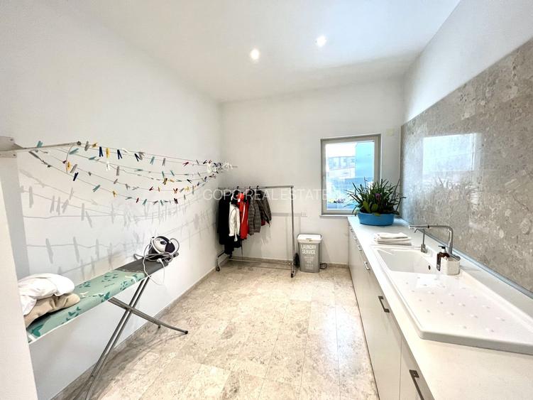 Proprietate deosebita suprafete generoase 580 mp teren 2076 mp - 18