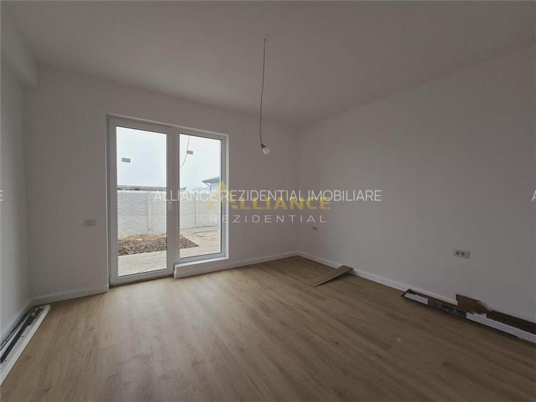 Vila individuala - 4 camere - 3 bai - 200m de bulevardul principal - 3