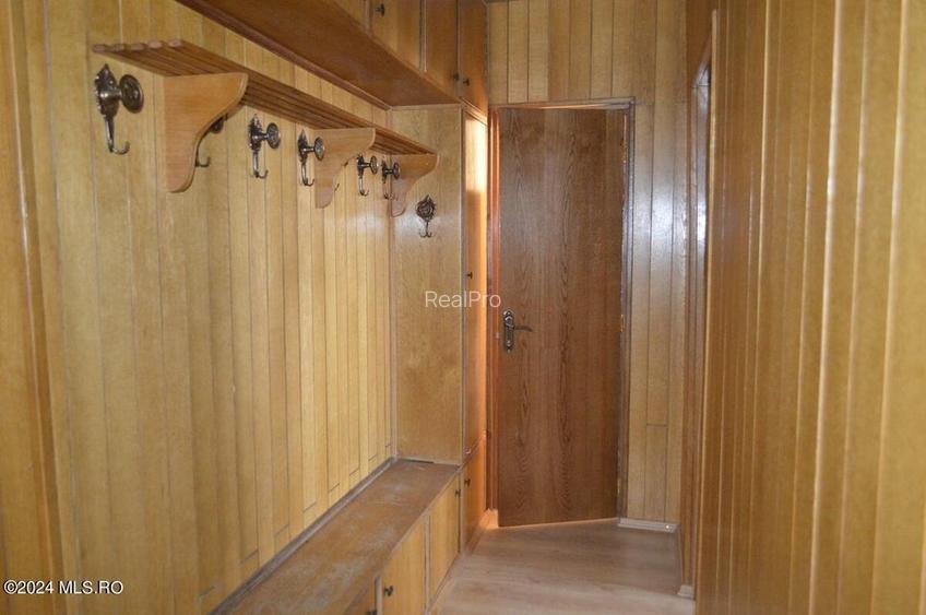 	Centru - Apartament 4 camere - 103 mp, 3 balcoane, loc de parcare! - 25