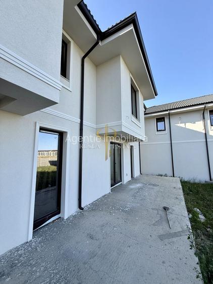 COMISION 0%| Casă înșiruită | 3 camere - 2 bai| Giroc - 4