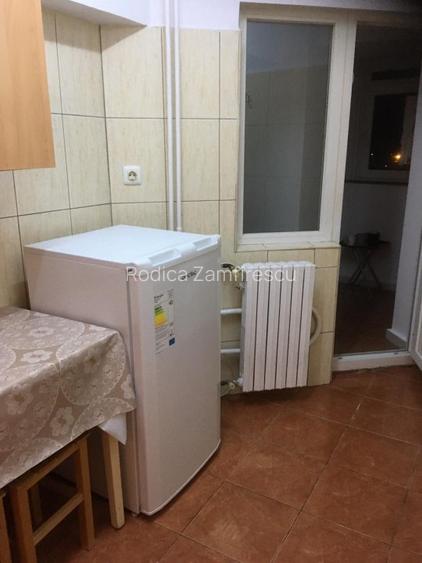 Gasoniera mare, moderna,  curata, cu vedere spectaculoasa la port. - 6