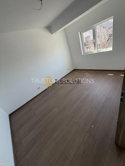 Casa gata de Mutare intrare Berceni strada Sperantei - 12