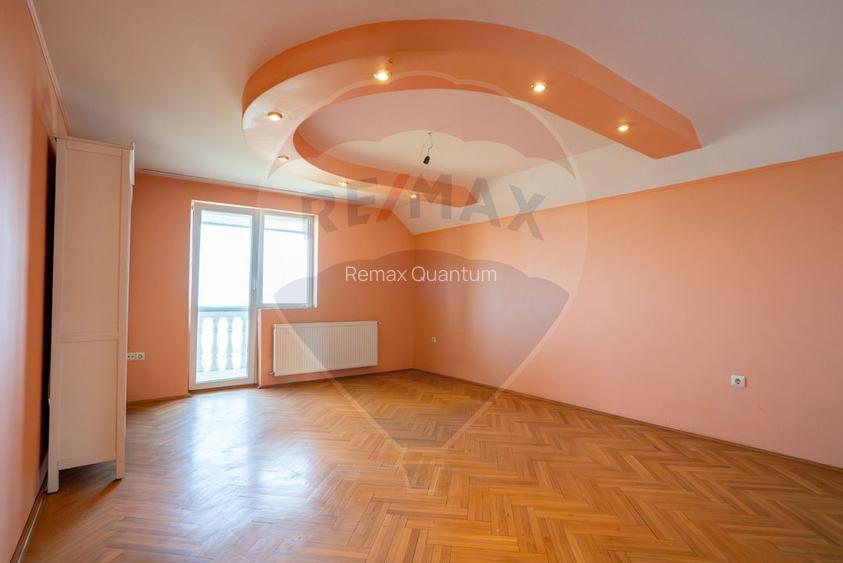 De vânzare Casă spațioasă cu teren 1.000 mp Beverly Hills, Sanmartin - 11