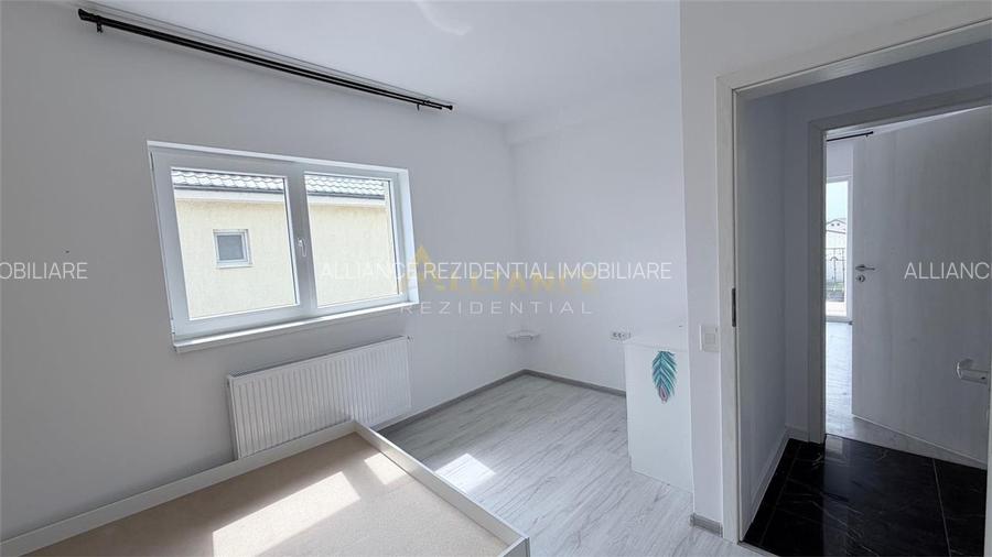 Casa individuala - 4 camere - 2 bai - 560mp teren - 12
