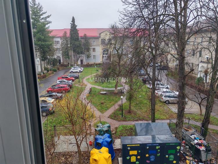 Apartament 3 camere-cvartal Onesti - 11