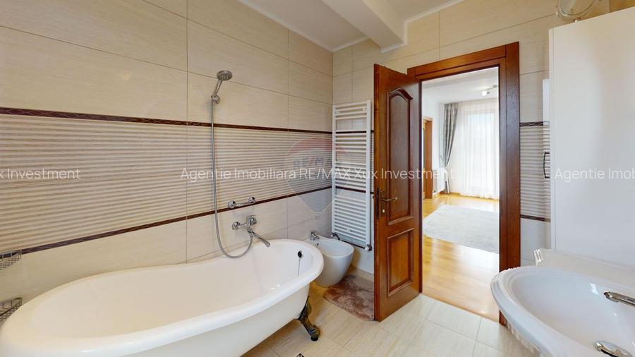 Casă / Vilă de Lux cu 5 camere de vânzare - 8