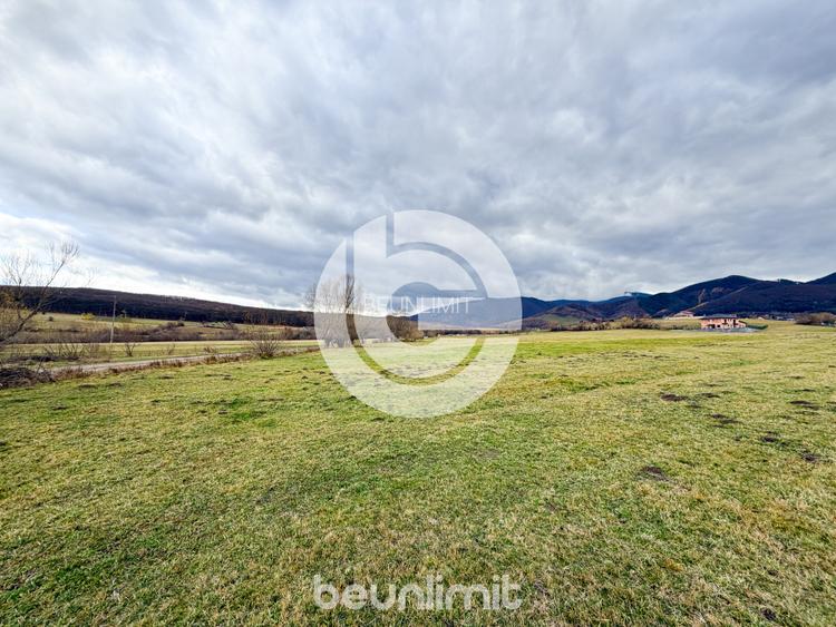 Teren intravilan în Tocile - 39 euro/mp - 4354 m² - 2 fronturi - 17