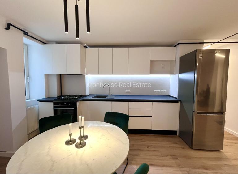 Apartament modern cu 3 camere in zona centrala  - 8