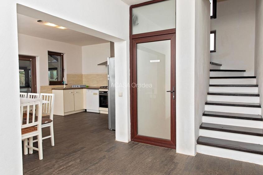 Vilă 5 dormitoare, 4 băi, 2 248mp teren, piscină. Preț: 229 000 E. - 29