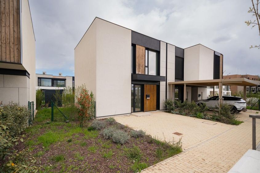 Vila duplex cu 3 camere - preluare leasing