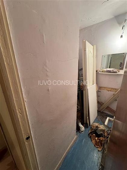 Apartament 3 camere Semidecomandat Bld. Obregia - 2