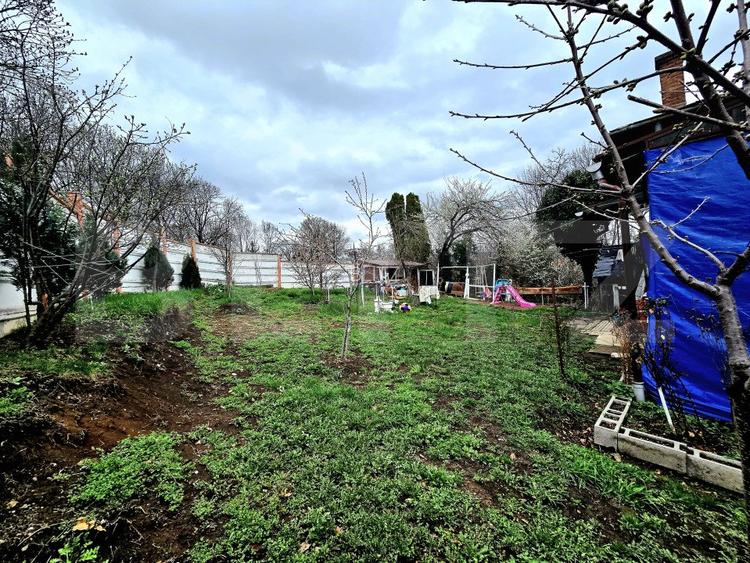 Apartament cu 3 camere, curte comuna de 284 mp, locatie excelenta, Gruia - 3